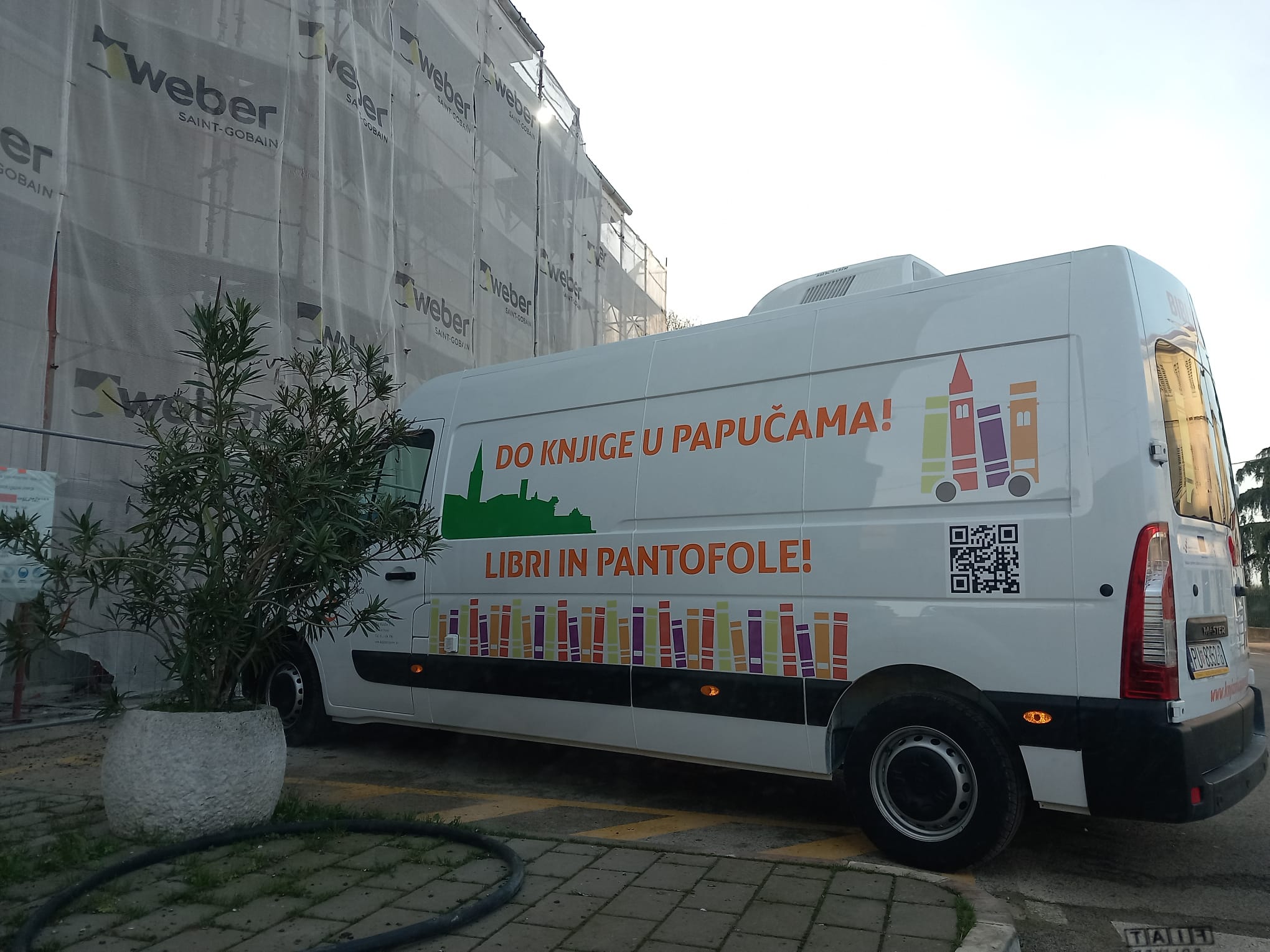 U PAPUČAMA DO KNJIGE Bibliobus viđen u Novoj Vasi kod Poreča, provjerite kad će biti blizu vas